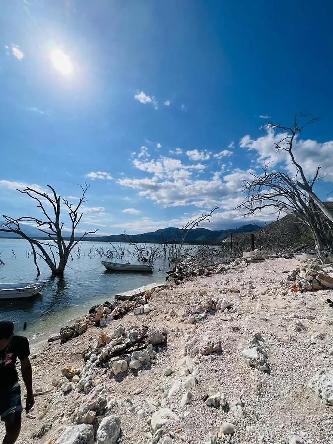 Cerro Al Medio Lago Enriquillo Resort بيت ضيافة Cerro Al Medio